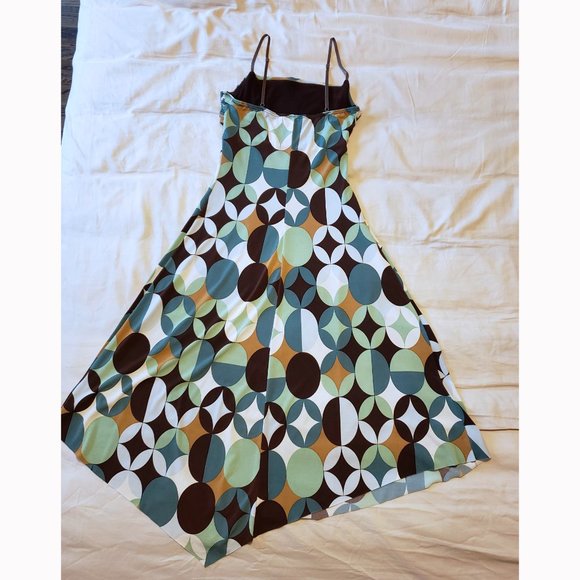 Geometric Asymmetrical Hem Dress - Picture 2 of 8